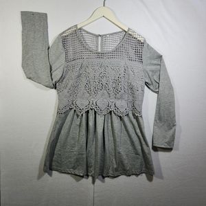 NWOT Tunic Blouse Adult Large Gray Long Sleeve Embroidered Top Size Large.